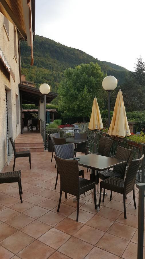 Ristorante Primula Bianca Hotel Varzi Exterior photo