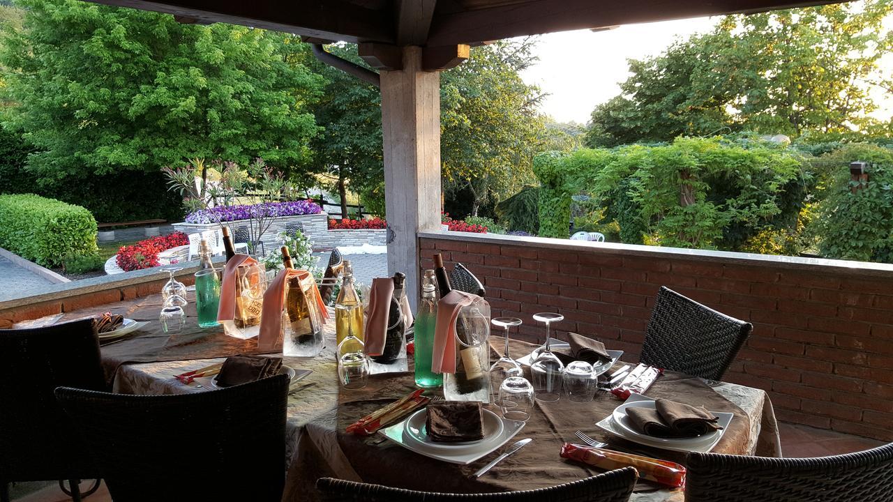 Ristorante Primula Bianca Hotel Varzi Exterior photo